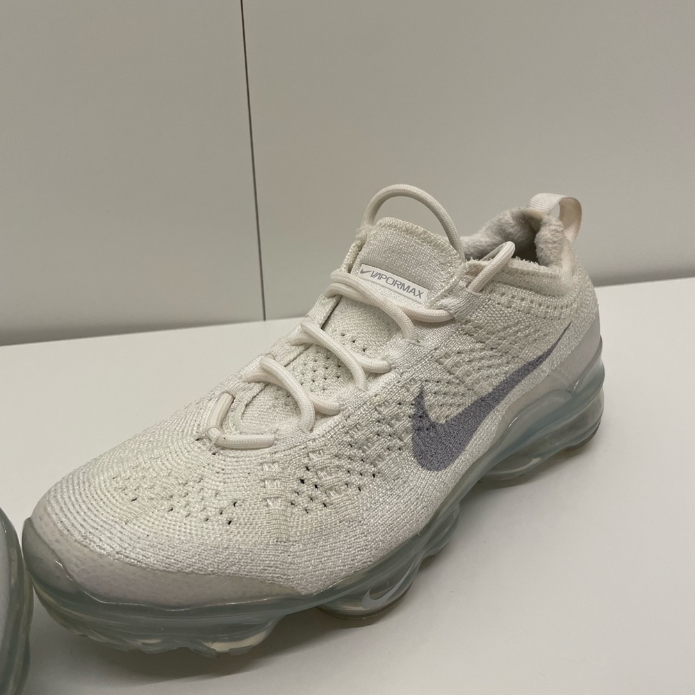 Nike Wmns Air VaporMax 2023 Flyknit 'Pure Platinum' Size 7.5 - Picture 3 of 12